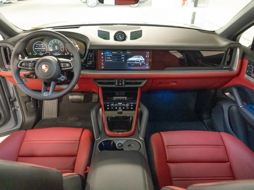 2026 Porsche 9Y0/9Y3 Cayenne Coupe - Image 25 of 27