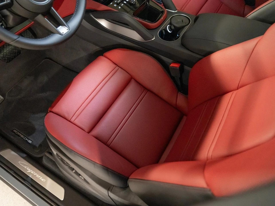 2026 Porsche 9Y0/9Y3 Cayenne Coupe - Image 14 of 27