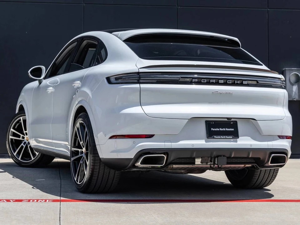2026 Porsche 9Y0/9Y3 Cayenne Coupe - Image 3 of 4
