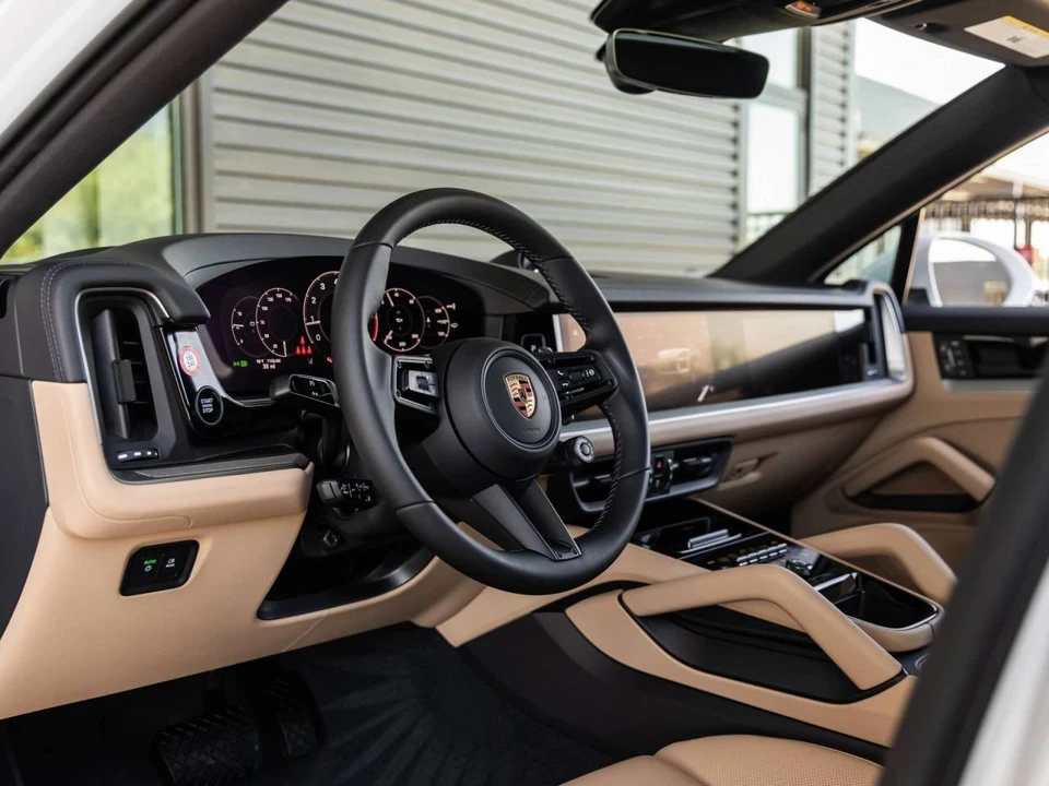 2026 Porsche 9Y0/9Y3 Cayenne Coupe - Image 4 of 4
