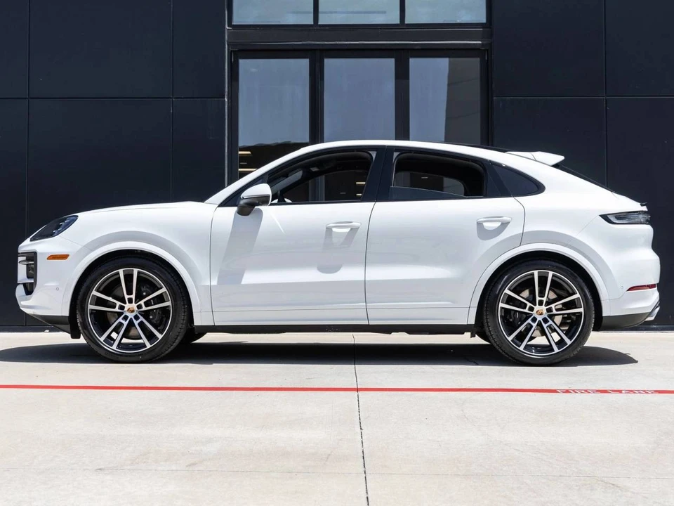 2026 Porsche 9Y0/9Y3 Cayenne Coupe - Image 2 of 4