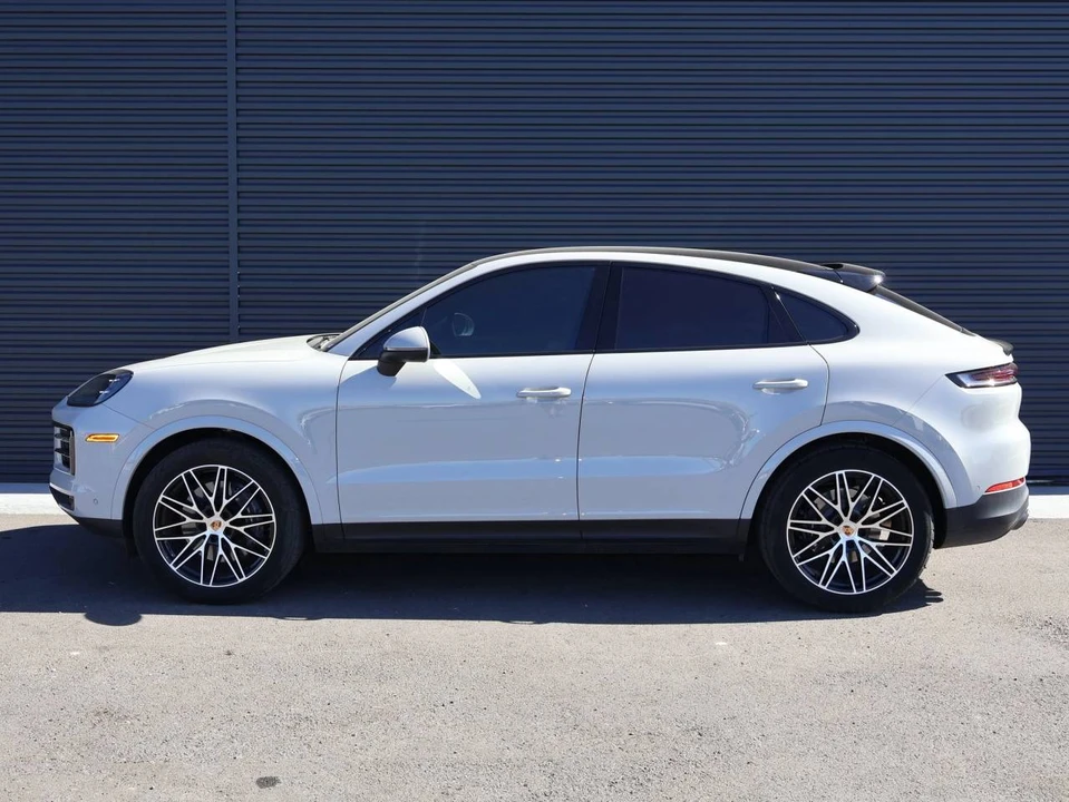 2026 Porsche 9Y0/9Y3 Cayenne Coupe - Image 2 of 4