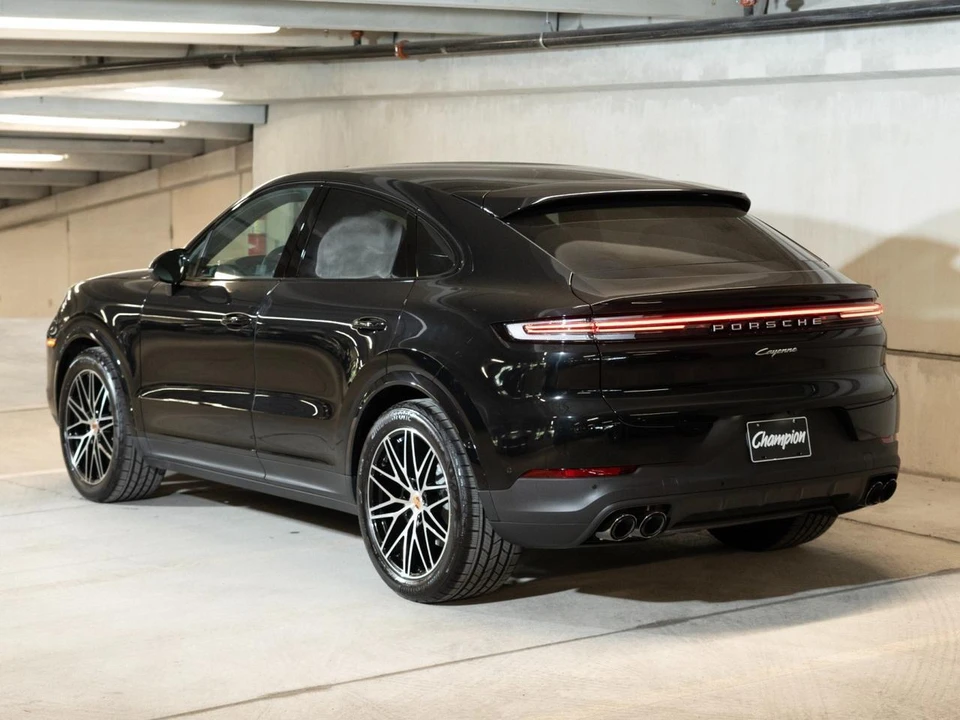 2026 Porsche 9Y0/9Y3 Cayenne Coupe - Image 2 of 29
