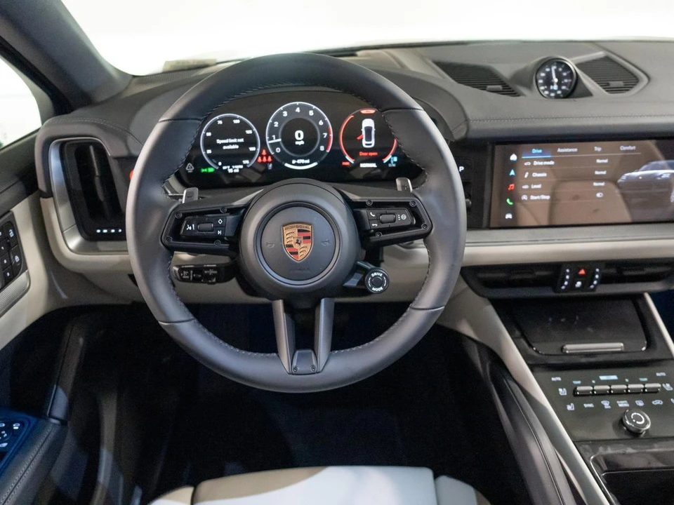 2026 Porsche 9Y0/9Y3 Cayenne Coupe - Image 28 of 29