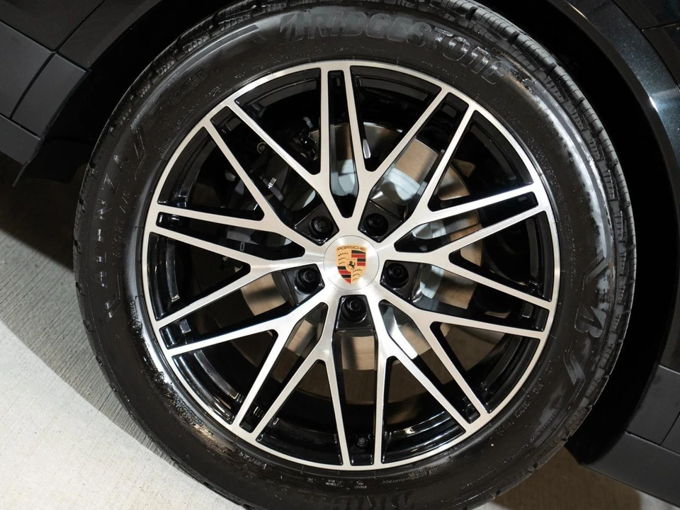 2026 Porsche 9Y0/9Y3 Cayenne Coupe - Image 11 of 29
