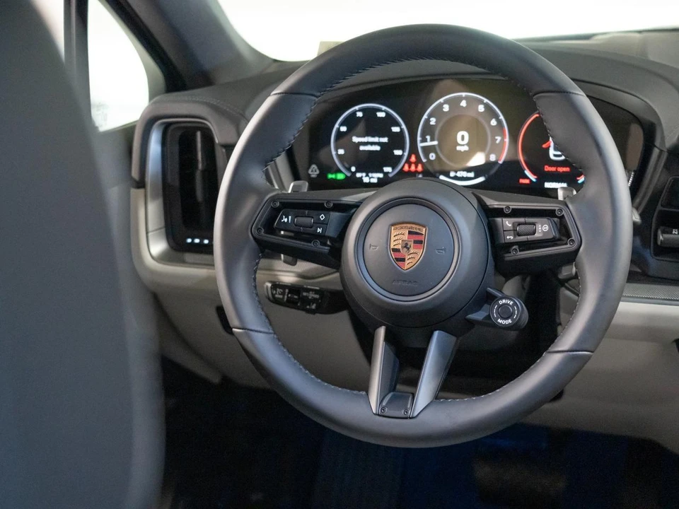 2026 Porsche 9Y0/9Y3 Cayenne Coupe - Image 27 of 29