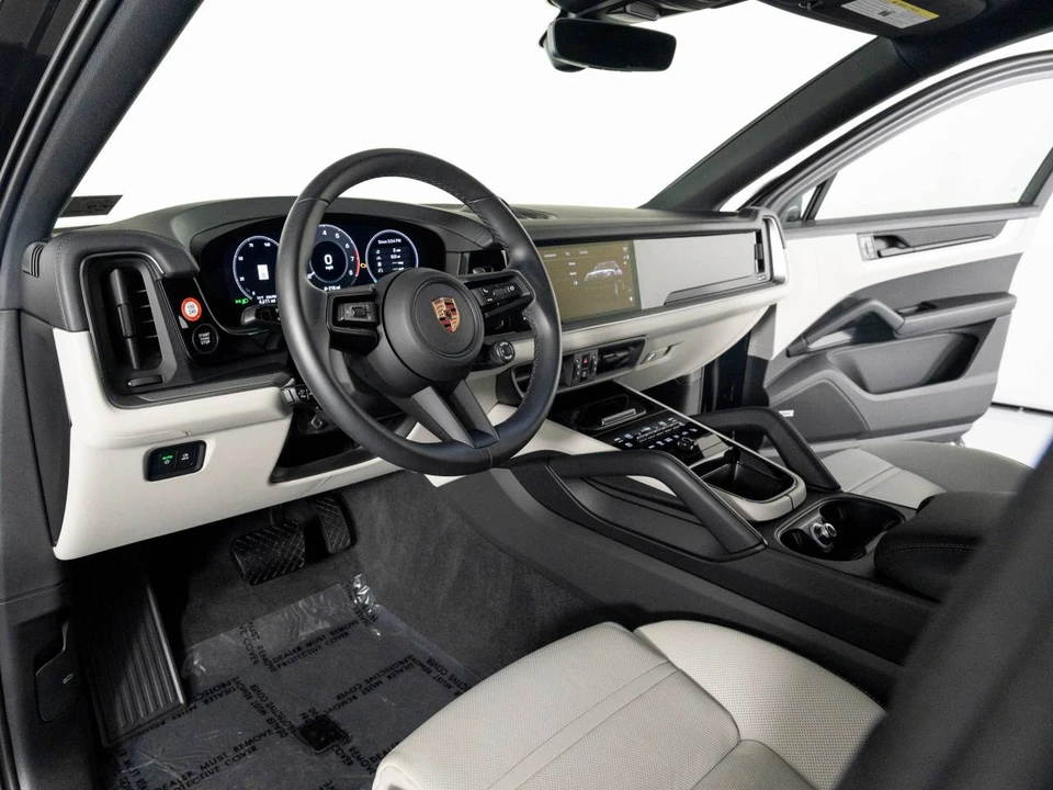 2026 Porsche 9Y0/9Y3 Cayenne Coupe - Image 4 of 4