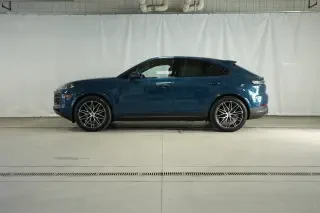 2026 Porsche 9Y0/9Y3 Cayenne - Image 13 of 31