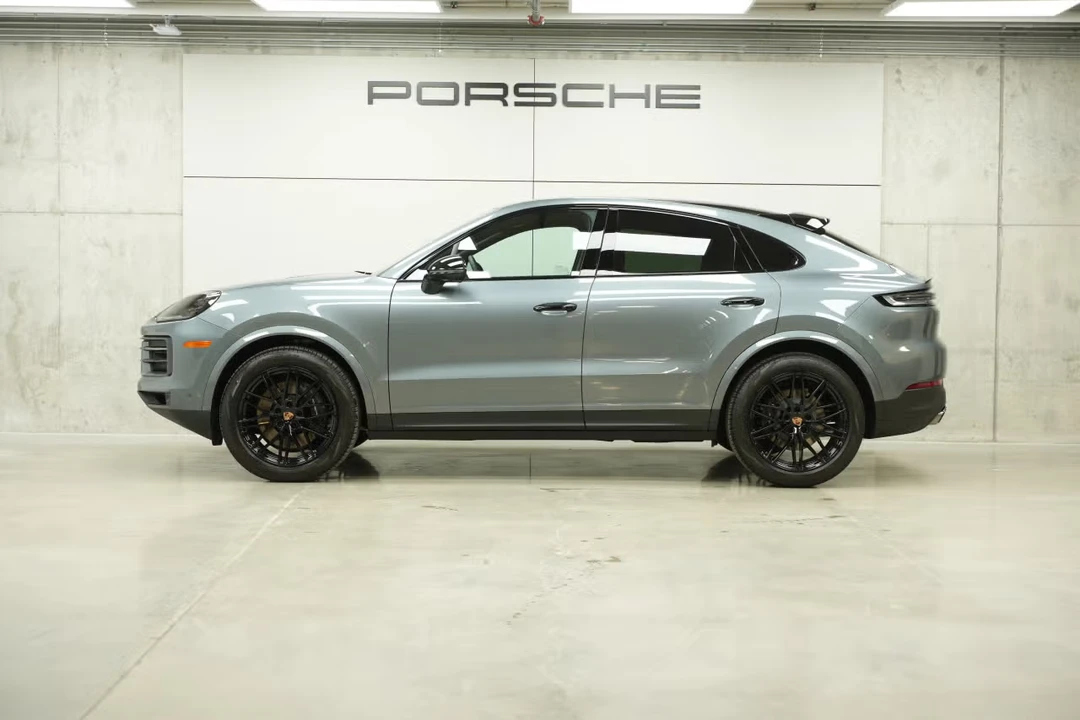 2026 Porsche 9Y0/9Y3 Cayenne - Image 12 of 31
