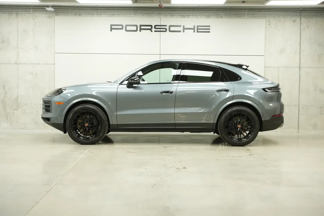 2026 Porsche 9Y0/9Y3 Cayenne - Image 16 of 31