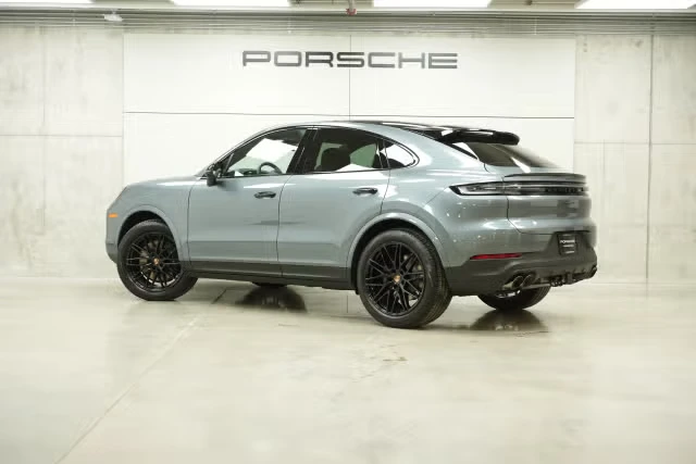 2026 Porsche 9Y0/9Y3 Cayenne - Image 18 of 31