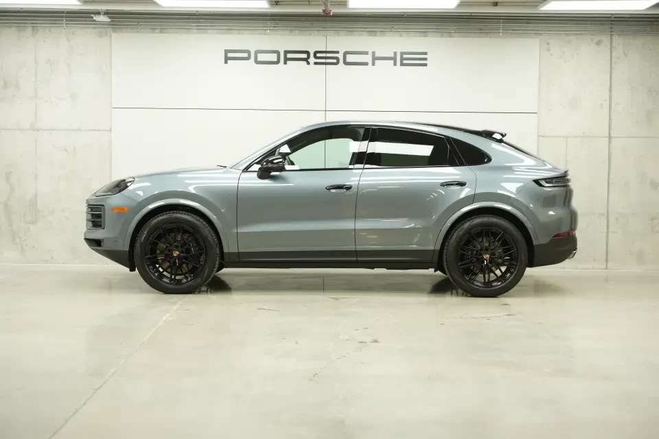 2026 Porsche 9Y0/9Y3 Cayenne - Image 15 of 31