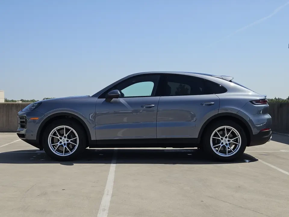 2026 Porsche 9Y0/9Y3 Cayenne Coupe - Image 15 of 31