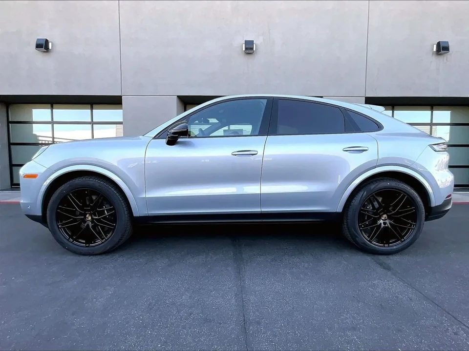 2026 Porsche 9Y0/9Y3 Cayenne Coupe - Image 16 of 31