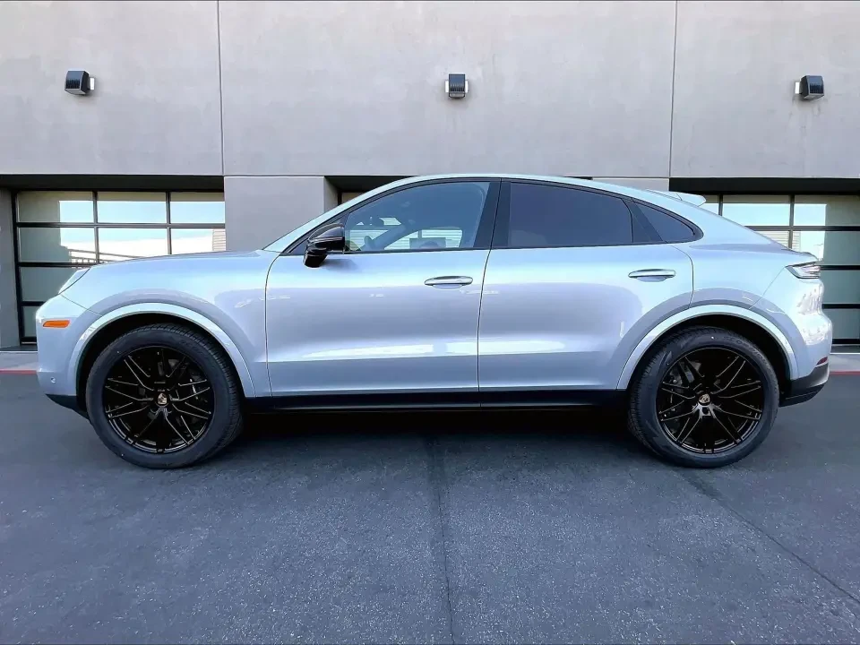 2026 Porsche 9Y0/9Y3 Cayenne Coupe - Image 15 of 31