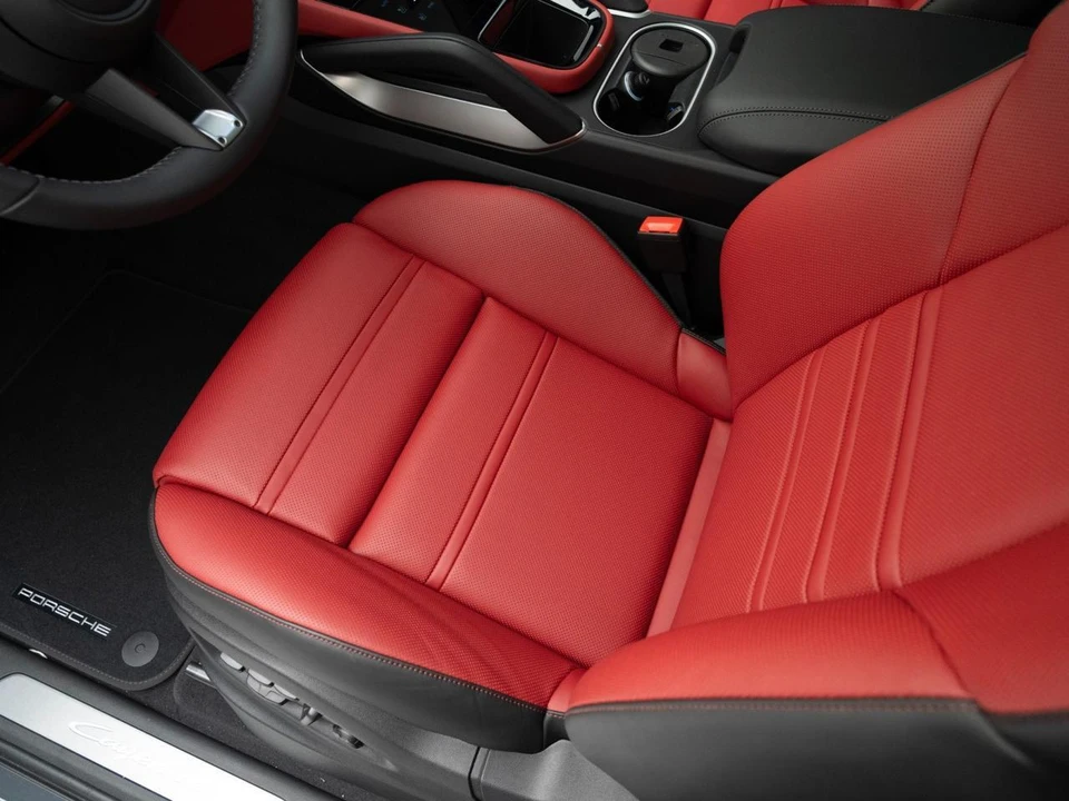 2026 Porsche - Image 16 of 31