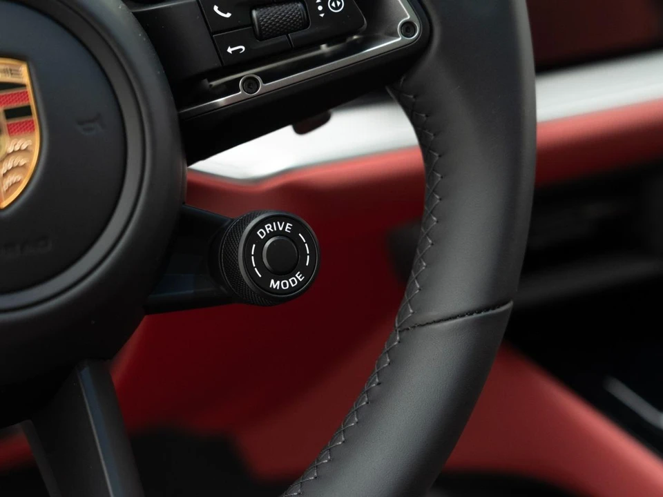 2026 Porsche - Image 28 of 31