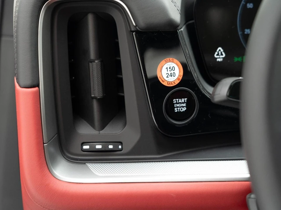 2026 Porsche - Image 29 of 31