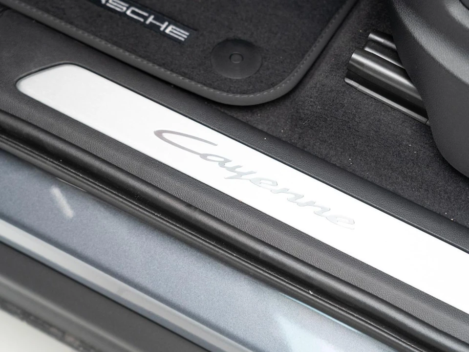 2026 Porsche - Image 14 of 31