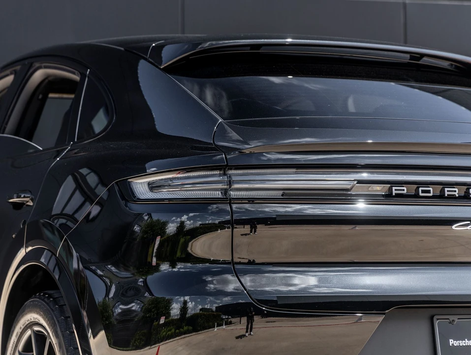 2026 Porsche 9Y0/9Y3 Cayenne Coupe - Image 13 of 31