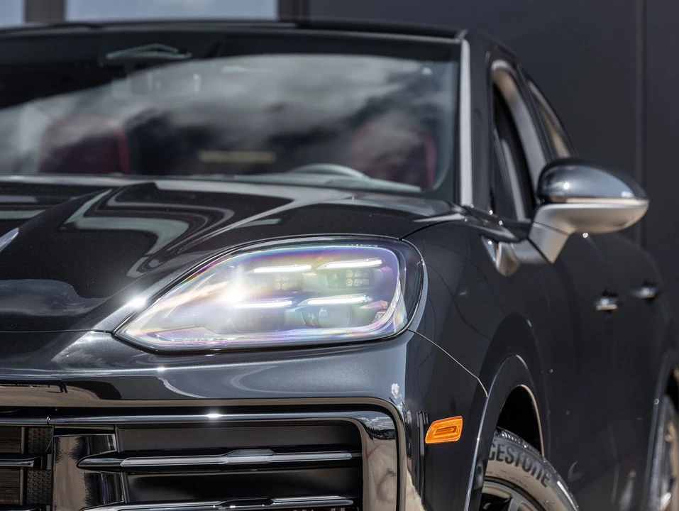 2026 Porsche 9Y0/9Y3 Cayenne Coupe - Image 17 of 31