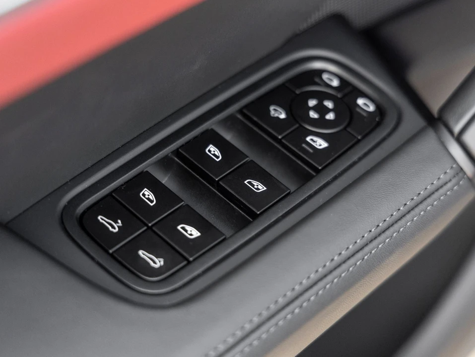 2026 Porsche 9Y0/9Y3 Cayenne Coupe - Image 22 of 31