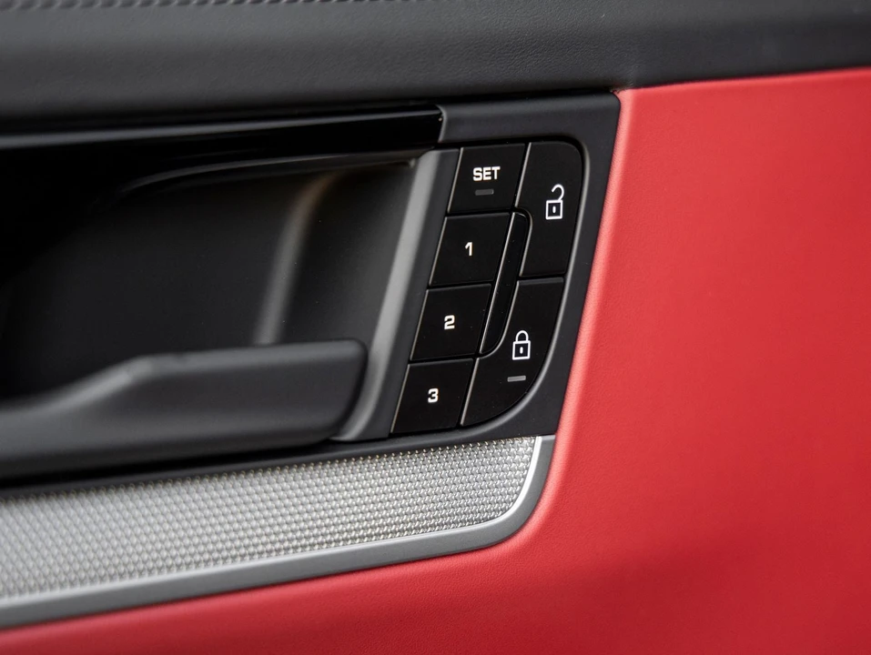 2026 Porsche 9Y0/9Y3 Cayenne Coupe - Image 23 of 31