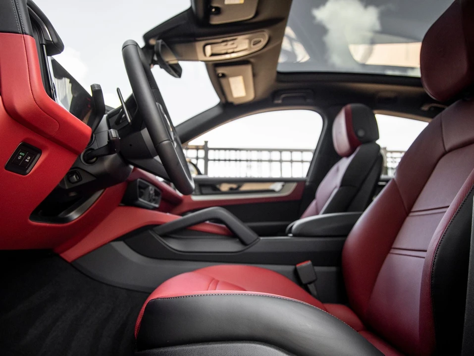 2026 Porsche 9Y0/9Y3 Cayenne Coupe - Image 25 of 31