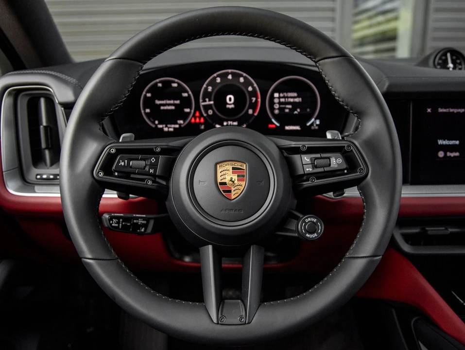 2026 Porsche 9Y0/9Y3 Cayenne Coupe - Image 29 of 31