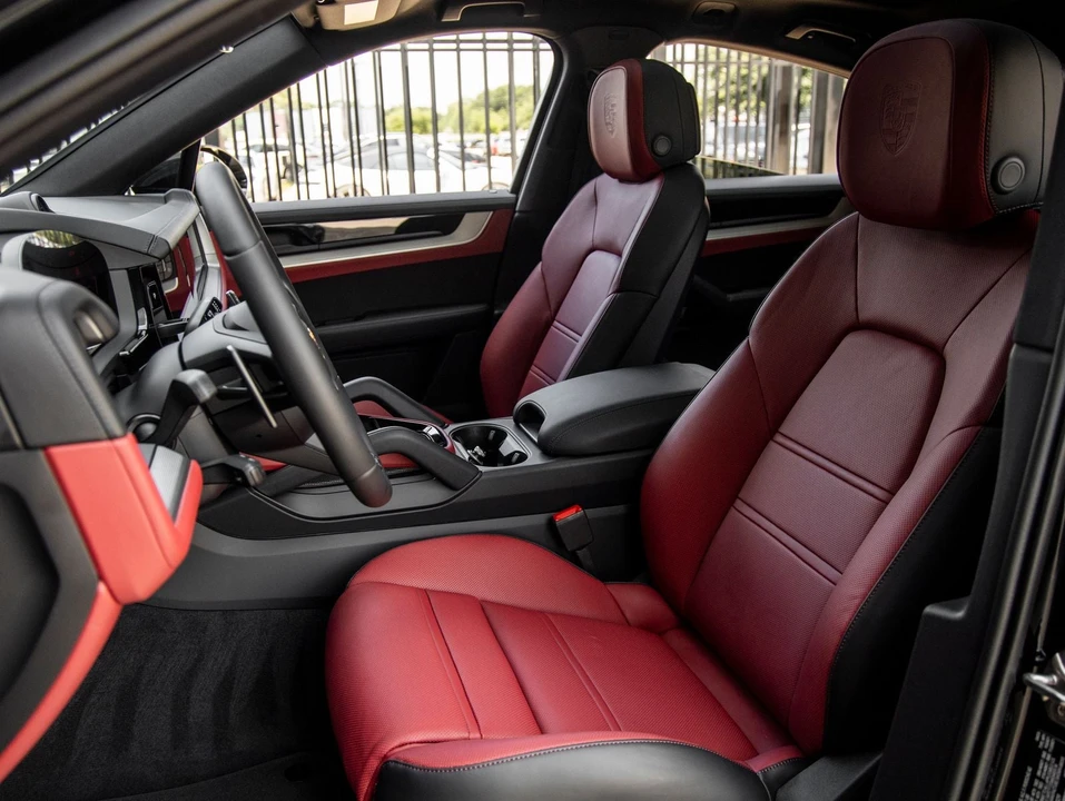 2026 Porsche 9Y0/9Y3 Cayenne Coupe - Image 5 of 31