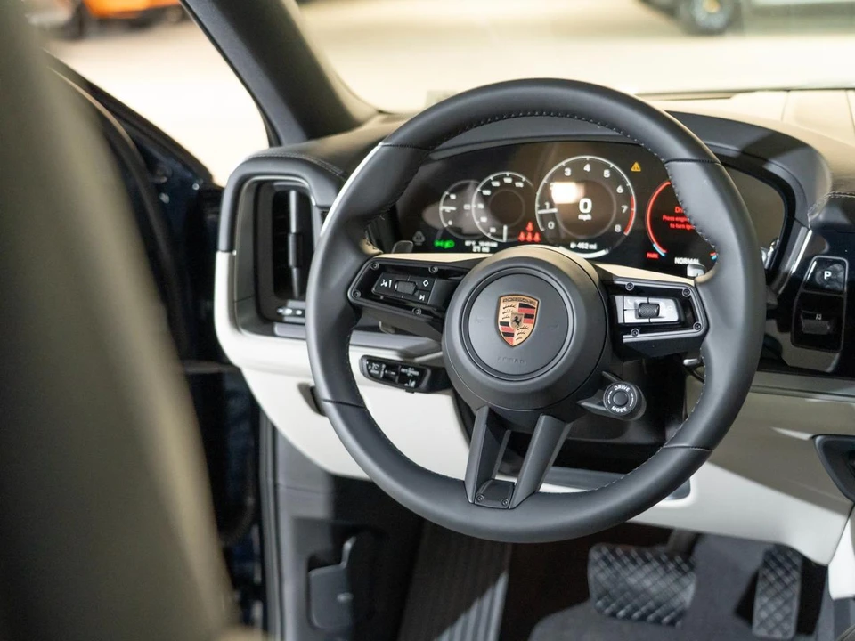 2026 Porsche 9Y0/9Y3 Cayenne Coupe - Image 27 of 29