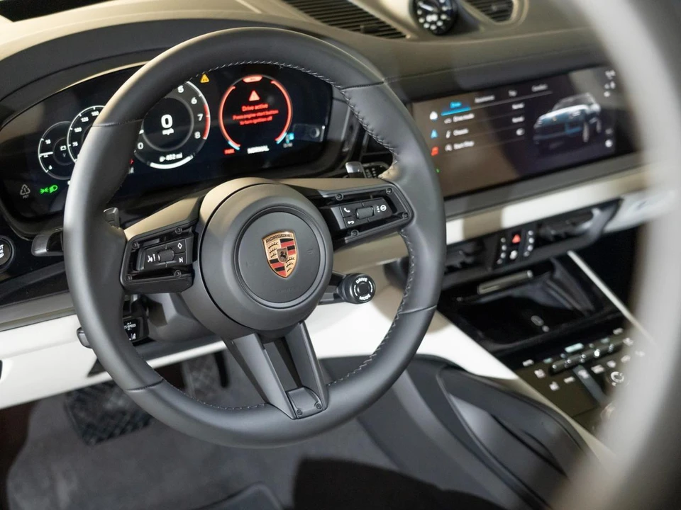 2026 Porsche 9Y0/9Y3 Cayenne Coupe - Image 15 of 29