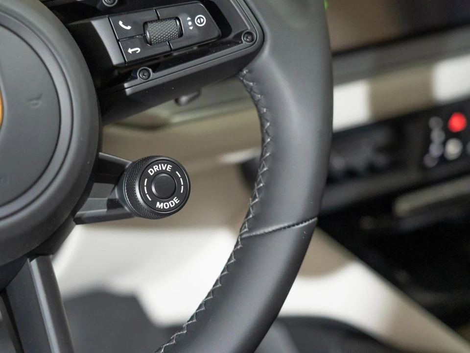 2026 Porsche 9Y0/9Y3 Cayenne Coupe - Image 22 of 29