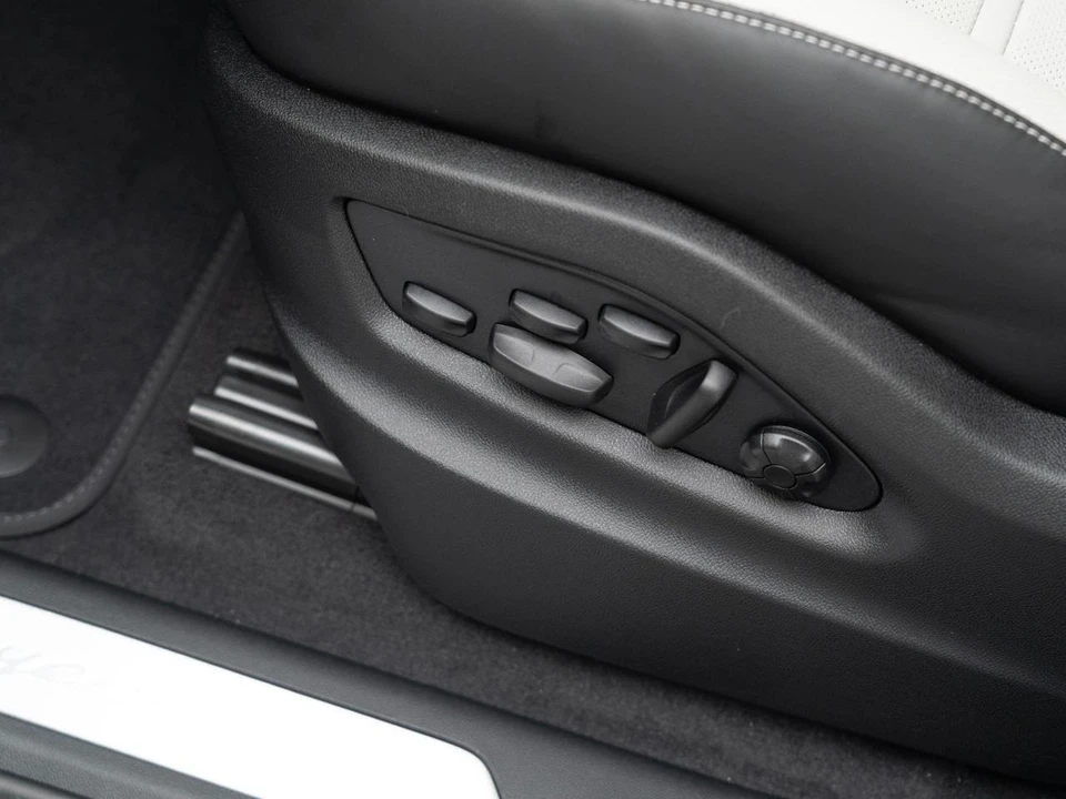 2026 Porsche 9Y0/9Y3 Cayenne Coupe - Image 15 of 30