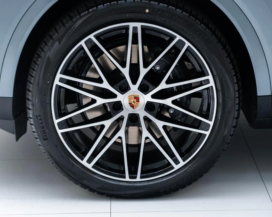 2026 Porsche 9Y0/9Y3 Cayenne Coupe - Image 12 of 30