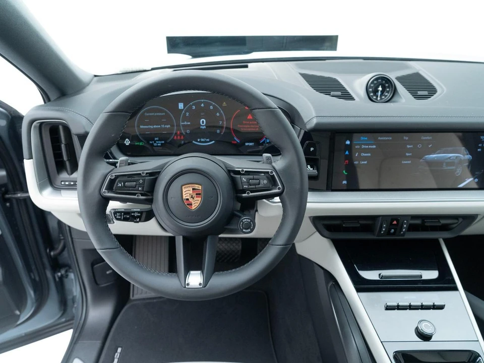 2026 Porsche 9Y0/9Y3 Cayenne Coupe - Image 30 of 30
