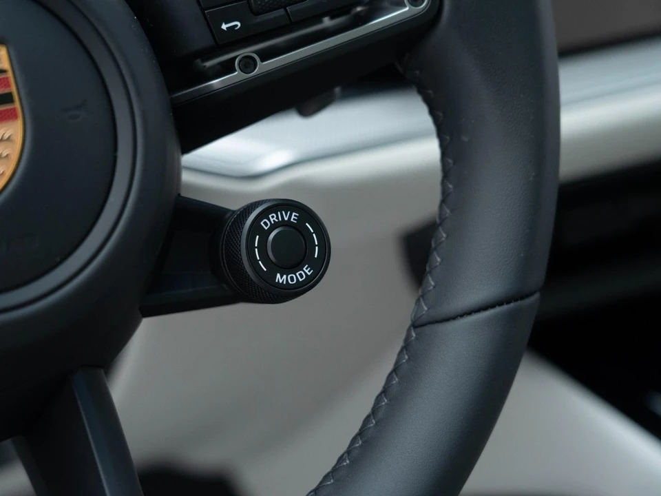 2026 Porsche 9Y0/9Y3 Cayenne Coupe - Image 25 of 30