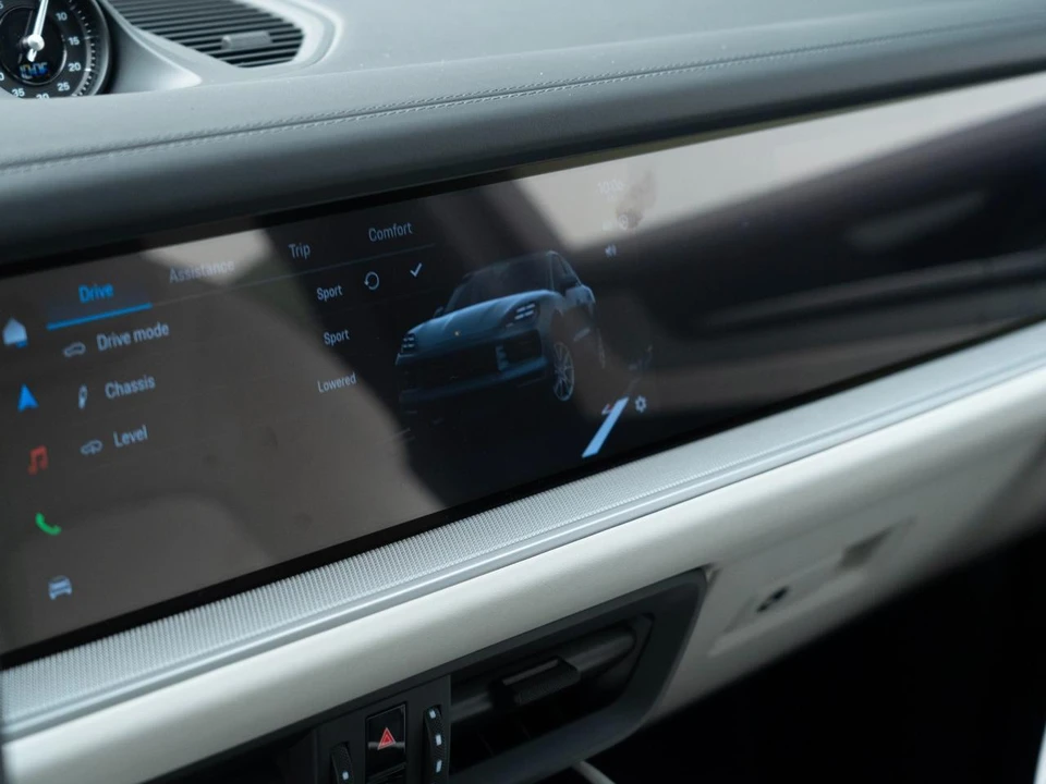 2026 Porsche 9Y0/9Y3 Cayenne Coupe - Image 23 of 30