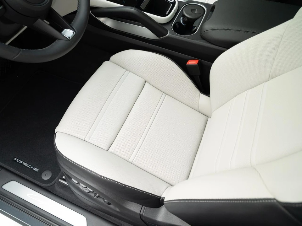 2026 Porsche 9Y0/9Y3 Cayenne Coupe - Image 16 of 30