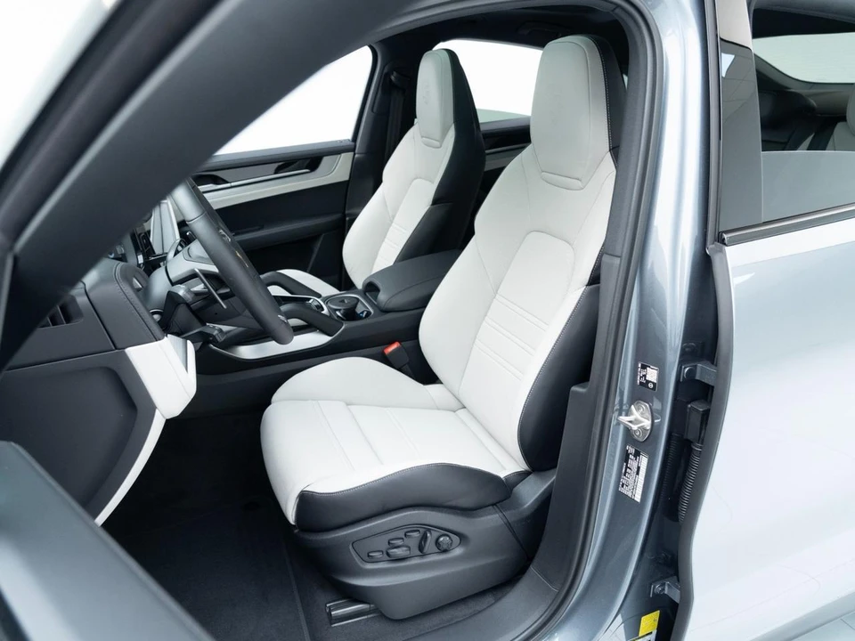 2026 Porsche 9Y0/9Y3 Cayenne Coupe - Image 5 of 30