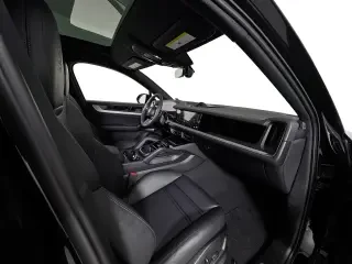 2026 Porsche 9Y0/9Y3 Cayenne Coupe - Image 29 of 31