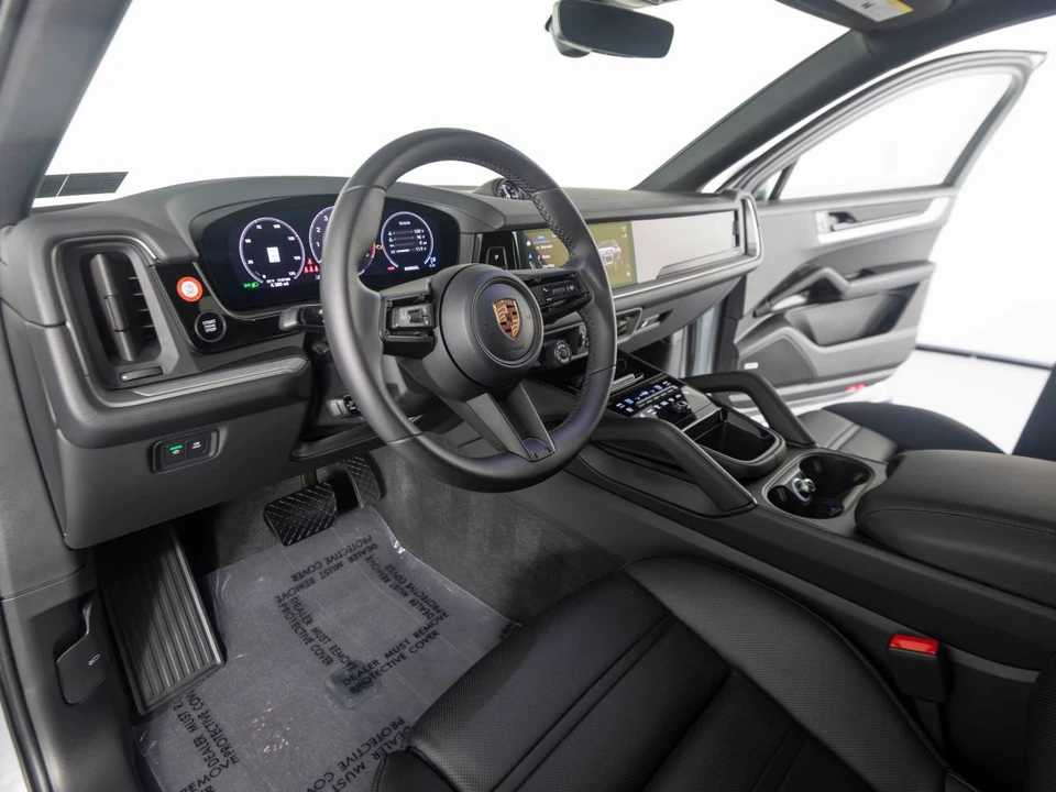 2026 Porsche 9Y0/9Y3 Cayenne Coupe - Image 4 of 5