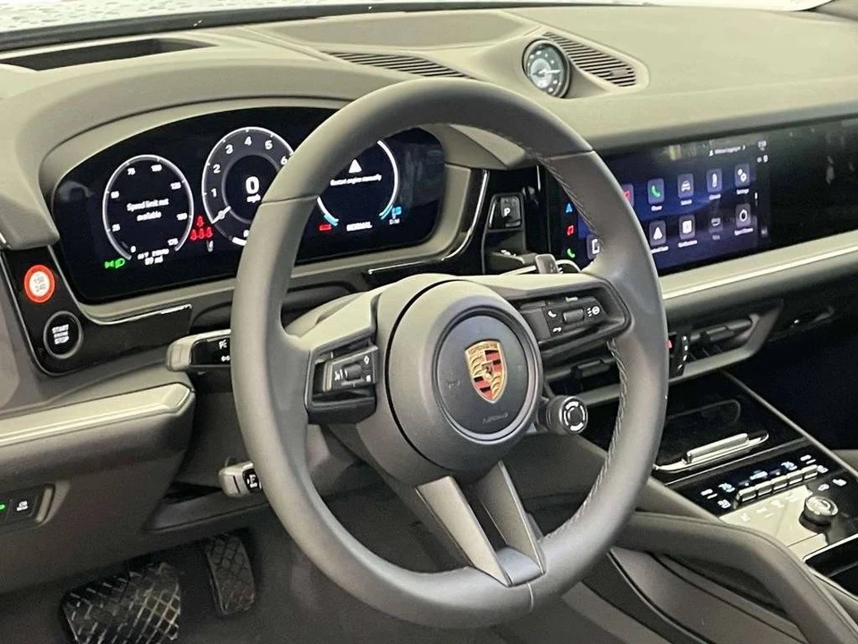 2026 Porsche 9Y0/9Y3 Cayenne Coupe - Image 4 of 4