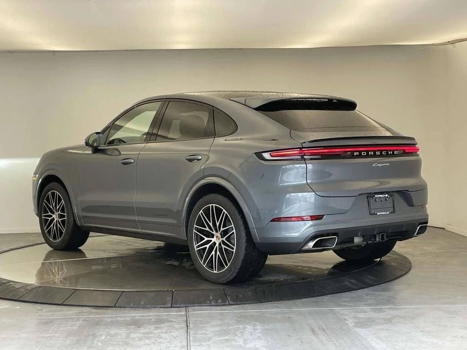 2026 Porsche 9Y0/9Y3 Cayenne Coupe - Image 3 of 4