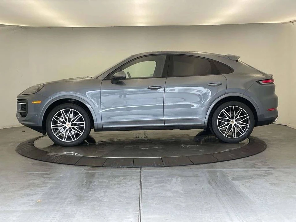 2026 Porsche 9Y0/9Y3 Cayenne Coupe - Image 2 of 4