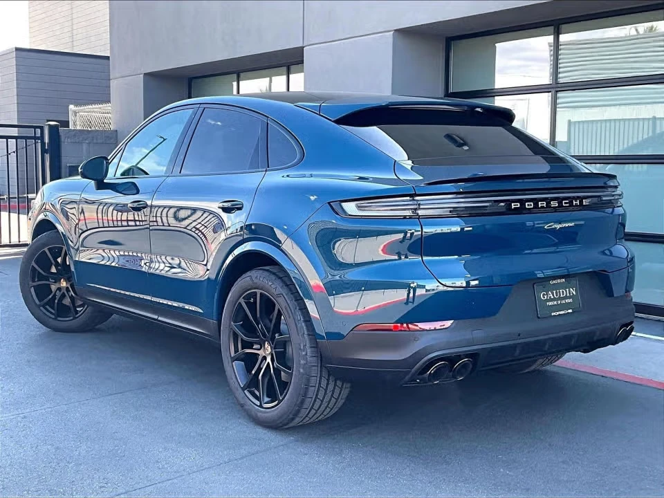 2026 Porsche Cayenne - Image 19 of 31