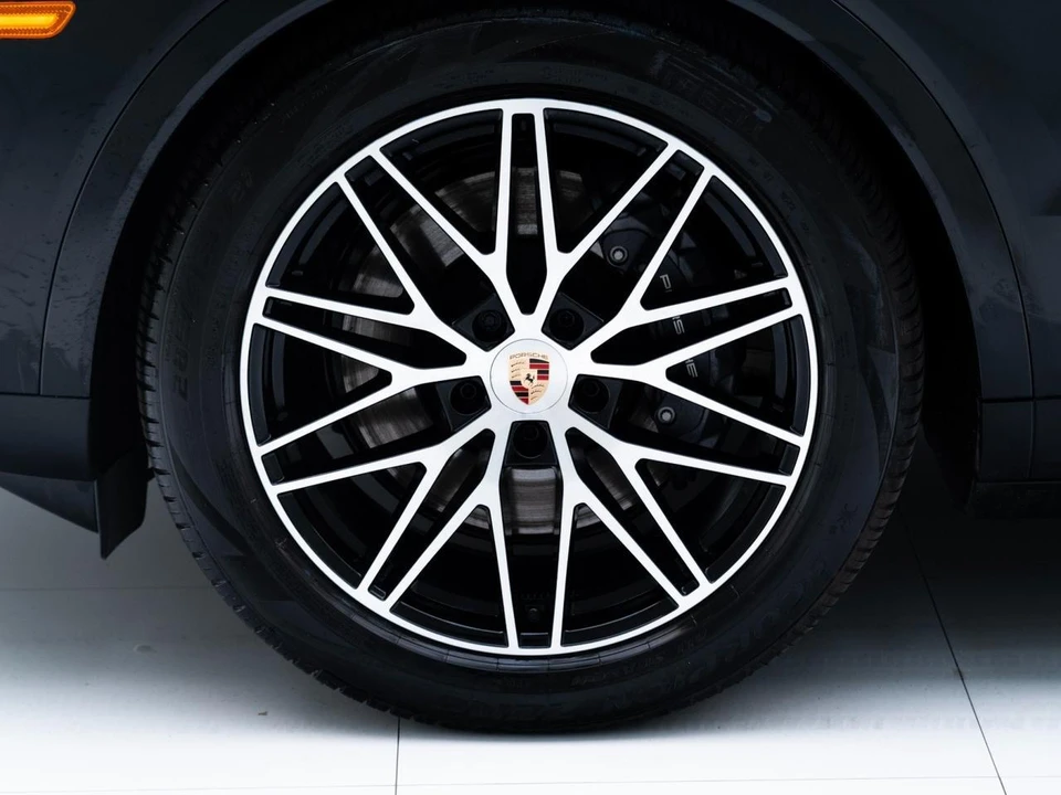 2026 Porsche 9Y0/9Y3 Cayenne Coupe - Image 12 of 31