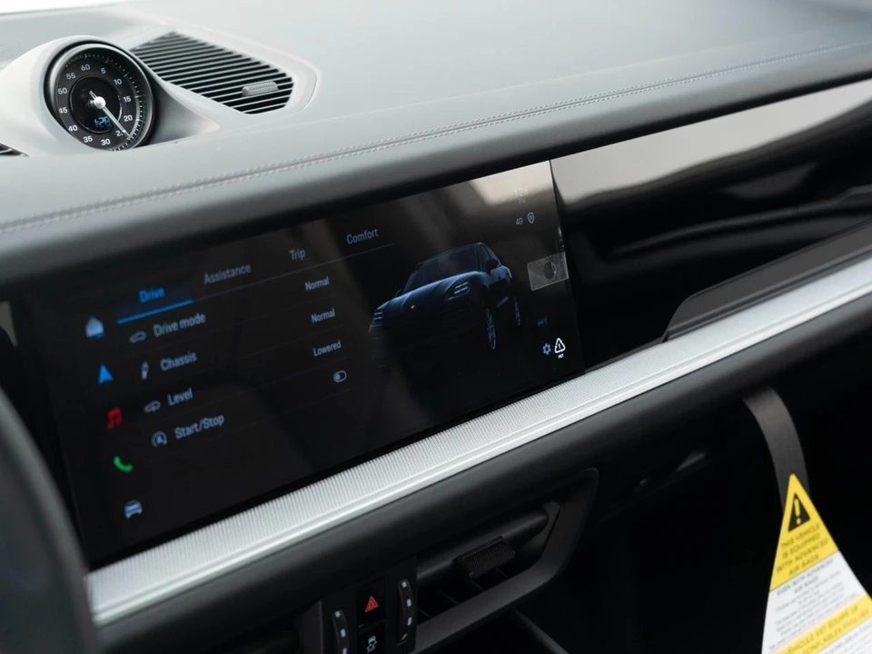 2026 Porsche 9Y0/9Y3 Cayenne Coupe - Image 25 of 31