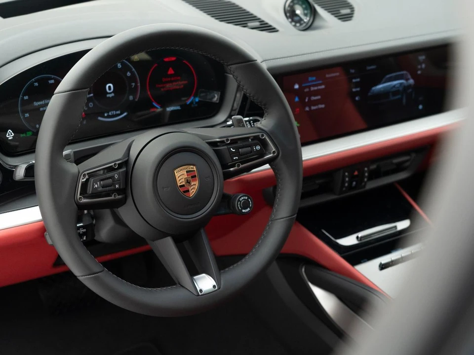 2026 Porsche 9Y0/9Y3 Cayenne - Image 19 of 31