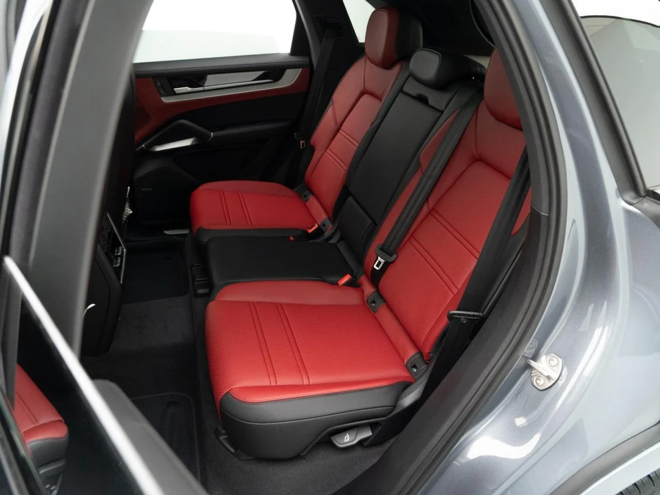 2026 Porsche 9Y0/9Y3 Cayenne - Image 29 of 31
